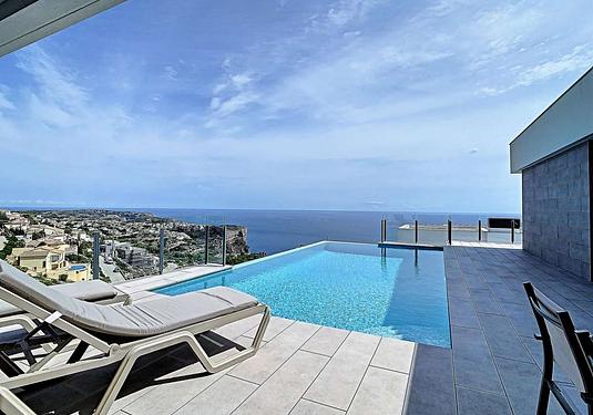 Villa in Cumbre del Sol