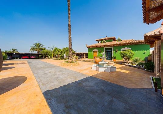 Country house in Almoradi