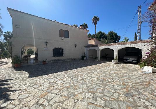 Country house in Elda