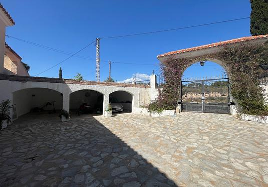 Country house in Elda