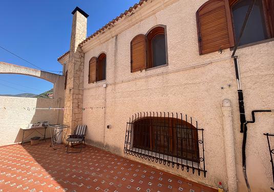 Country house in Elda