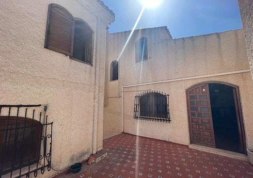 Country house in Elda