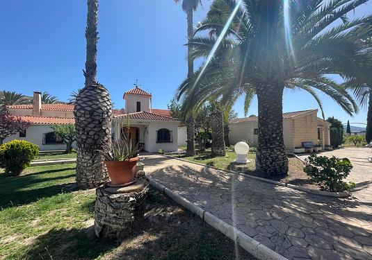 Country house in Elda