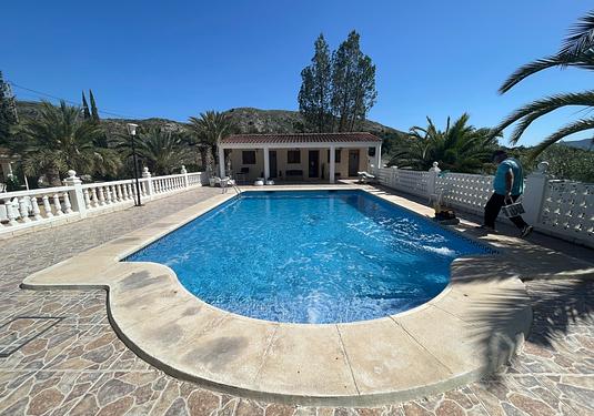 Country house in Elda