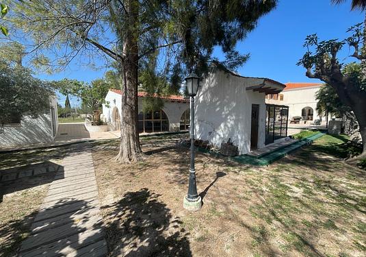 Country house in Elda