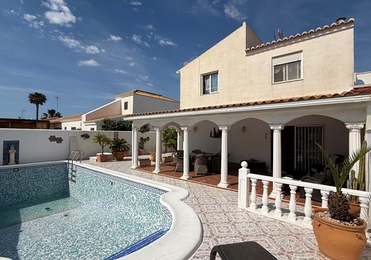 Town house in Torrevieja