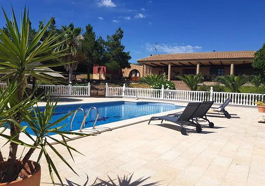 Country house in El Esparragal