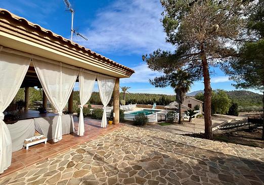 Country house in El Esparragal