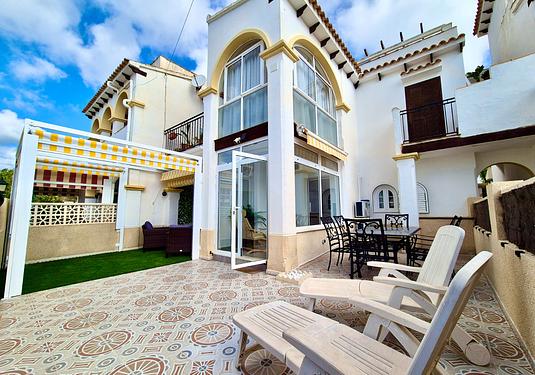 Bungalow in San Miguel de Salinas