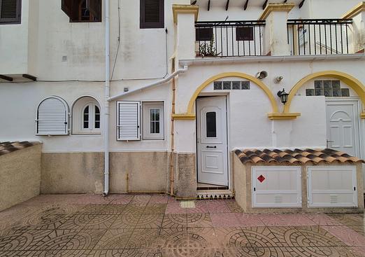 Bungalow in San Miguel de Salinas