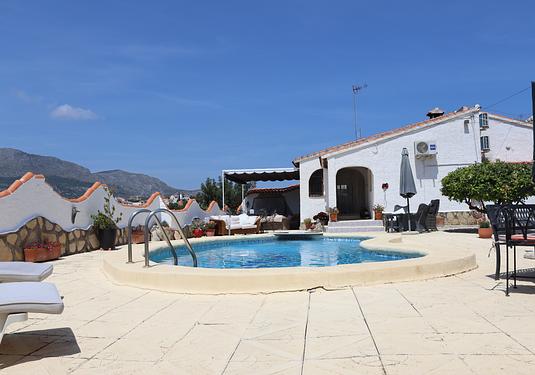 Villa in Orba