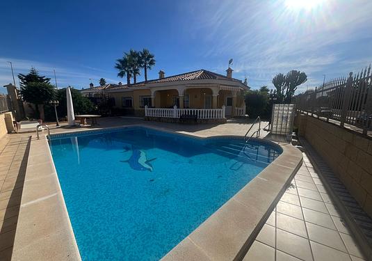 Villa in Gea Y Truyols