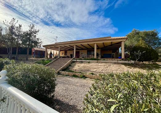 Country house in El Esparragal