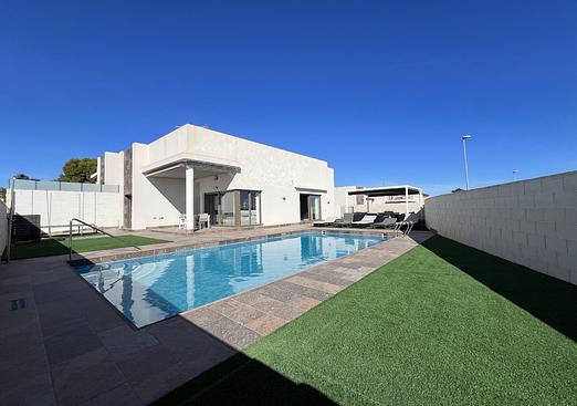 Villa in Orihuela Costa