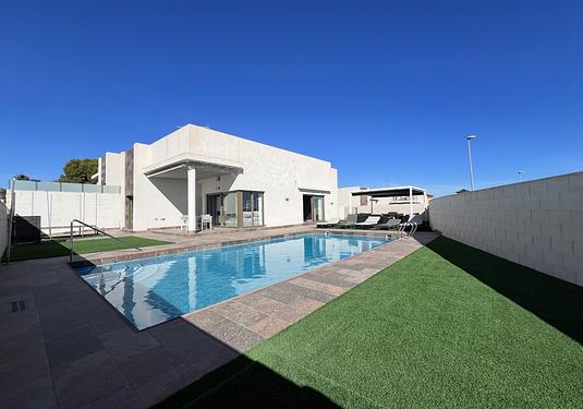 Villa in Orihuela Costa