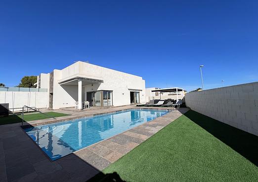 Villa in Orihuela Costa
