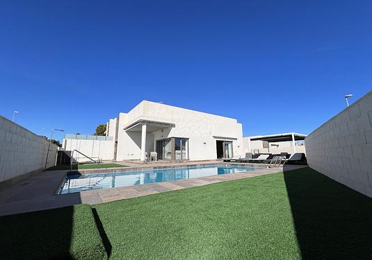 Villa in Orihuela Costa