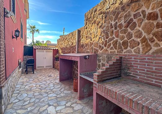 Town house in San Miguel de Salinas