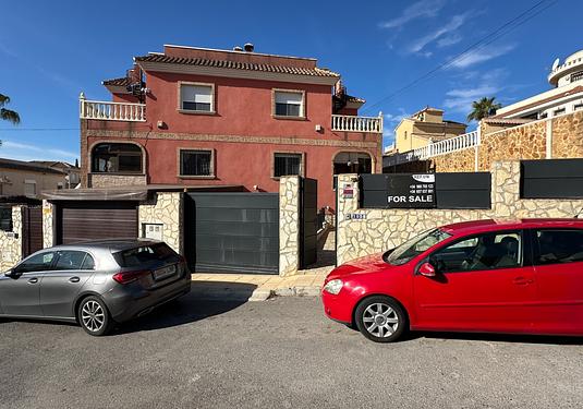 Town house in San Miguel de Salinas