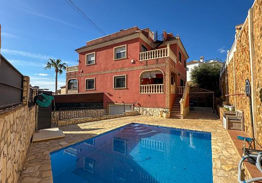 Town house in San Miguel de Salinas