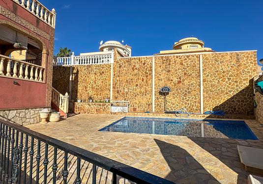 Town house in San Miguel de Salinas