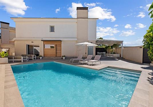 Villa in Alfas del Pi