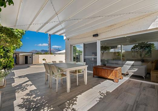 Villa in Alfas del Pi