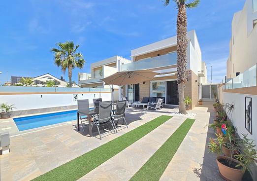 Villa in Pilar de La Horadada