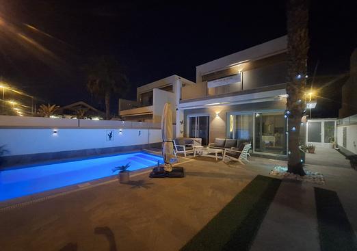 Villa in Pilar de La Horadada