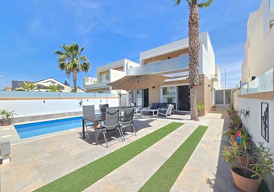 Villa in Pilar de La Horadada