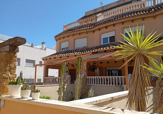 Town house in Guardamar del Segura