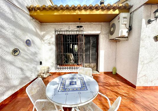 Villa in Benejuzar