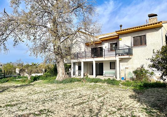 Villa in Benejuzar