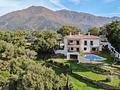 Villa in Casares