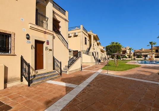 Apartment in Algorfa