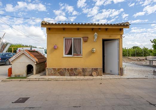 Villa in Elche