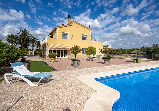Villa in Elche