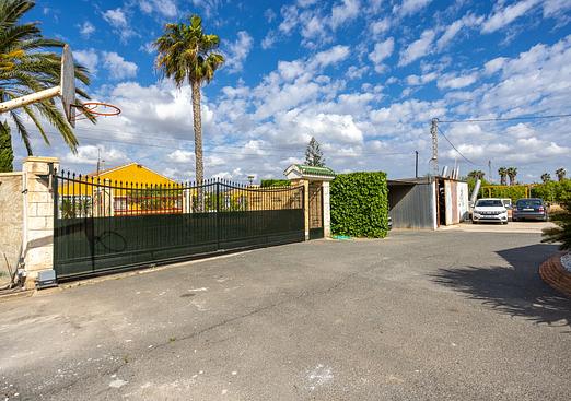 Villa in Elche