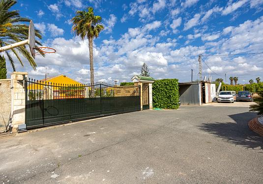 Villa in Elche
