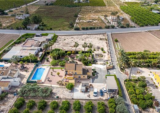 Villa in Elche