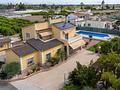 Villa in Elche
