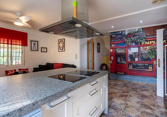 Villa in Elche