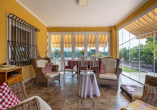 Villa in Elche