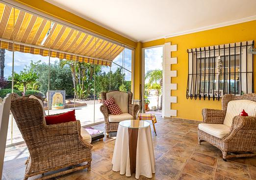 Villa in Elche
