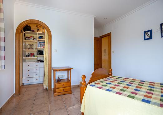 Villa in Elche