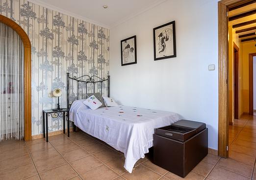 Villa in Elche