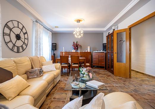 Villa in Elche