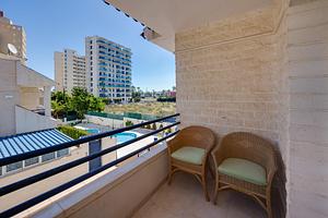 thumb 25