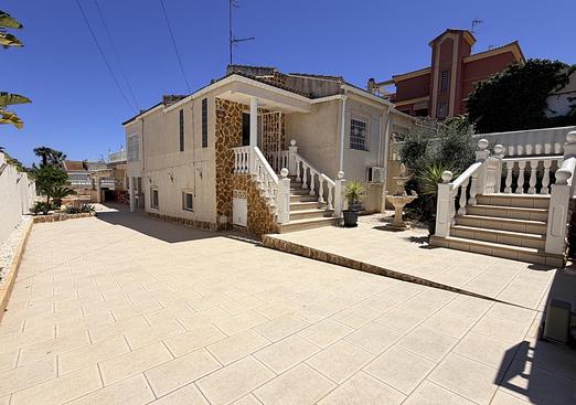 Villa in Torrevieja