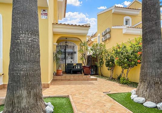 Villa in Orihuela Costa